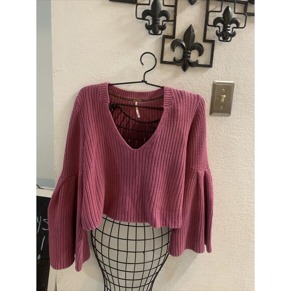 Free People Sweater Womens Size Medium Damsel Bell Sleeve Cropped Pink Oversized - Picture 2 of 16